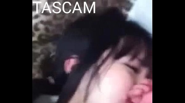 เย็ดสด คาชุดนักเรียนเลยครับ ครางไม่หยุดท่าทางจะเงี่ยนจริงๆ ครับโดนเปิดซิงร้องเลยครับ