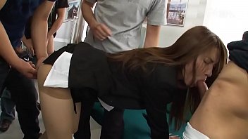 ดูหนังเอ้กลงแขกสาวญี่ปุ่น จับเย็ดบนรถไฟแยงควยเข้าไปทุกส่วนปากหรือหีโดนเสียบเย็ดจนเงี่ยนติดลม