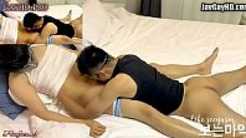GAY PORN คลิปโป๊เกย์เกาหลีหล่อมาก ลีลาการใช้ปากดูดควยเด็ดเกิน เล่นหัวควยเบิร์นดี ปิดงานกันที่ขย่มรูตูดโหดมาก