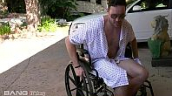 Pornหนุ่มพิการฝรั่งควยโต นัดพยาบาลสาวร่างอวบ AJ Applegate มาตรวจภายในที่บ้าน พอจับควยปุ๊ปกระดอแข็งทันทีแล้วก็โดนพยาบาลโมกควยจนได้เย็ดจนน้ำแตก